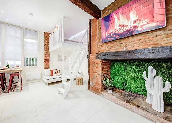 Des Carmes Apartment *